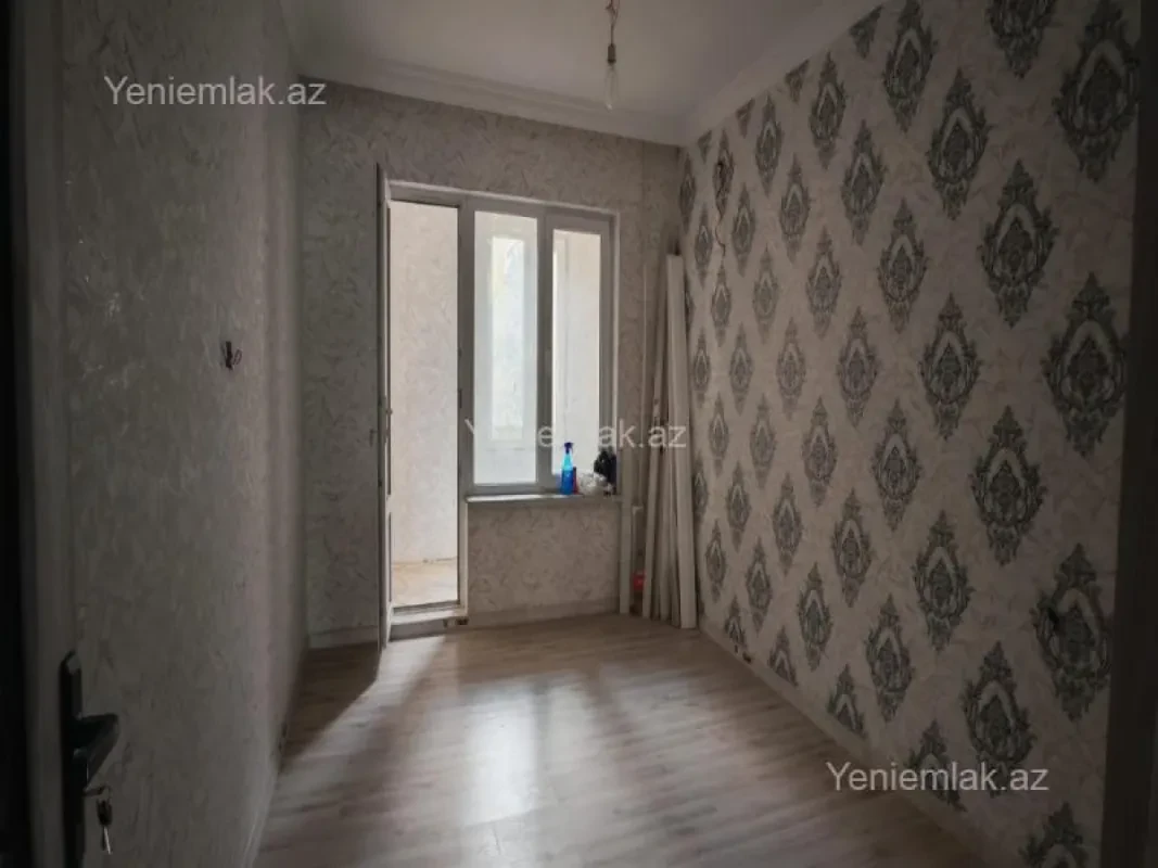 Satılır 3 otaqlı köhnə tikili 80 m²