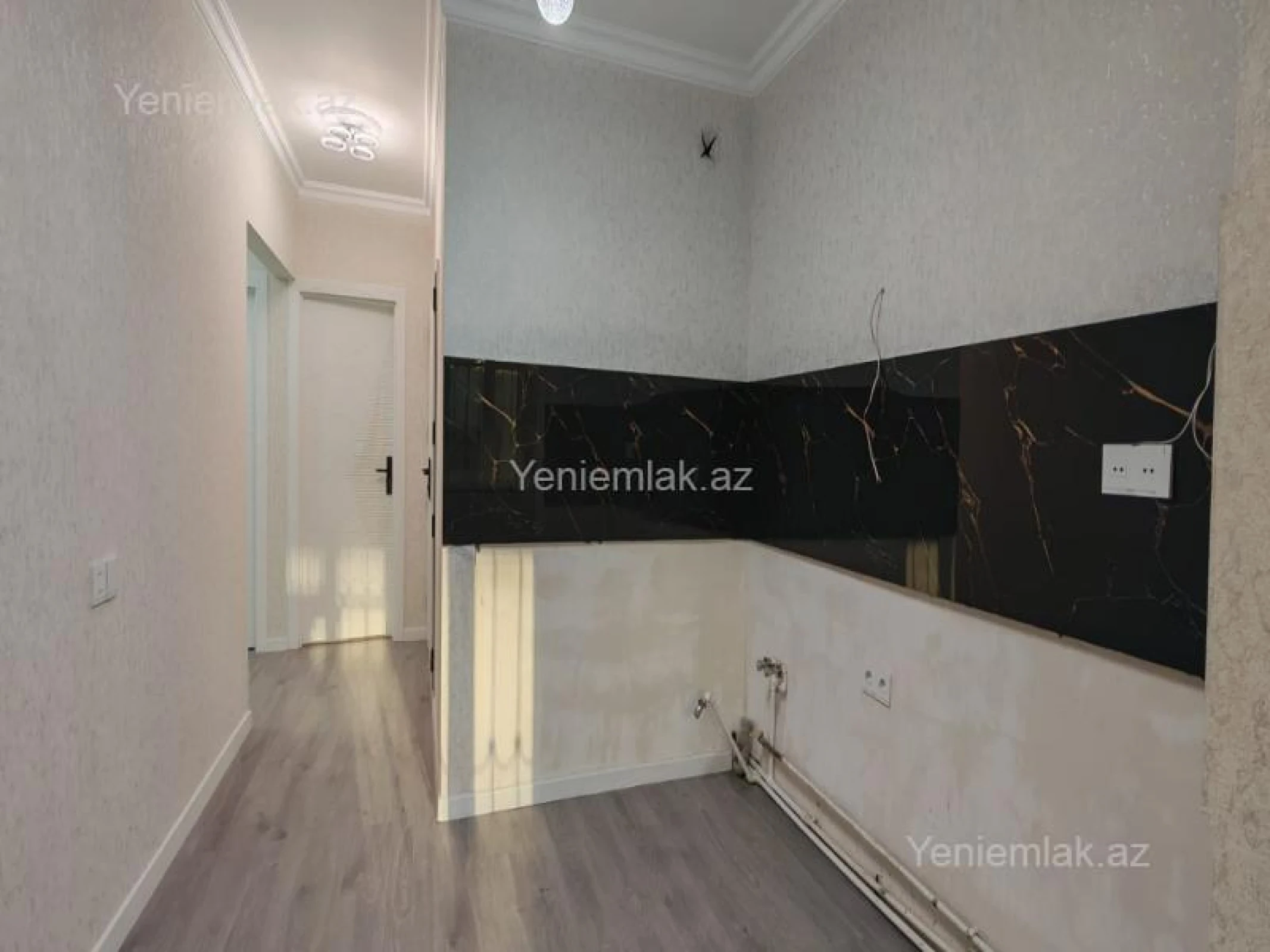 Satılır 3 otaqlı köhnə tikili 80 m²