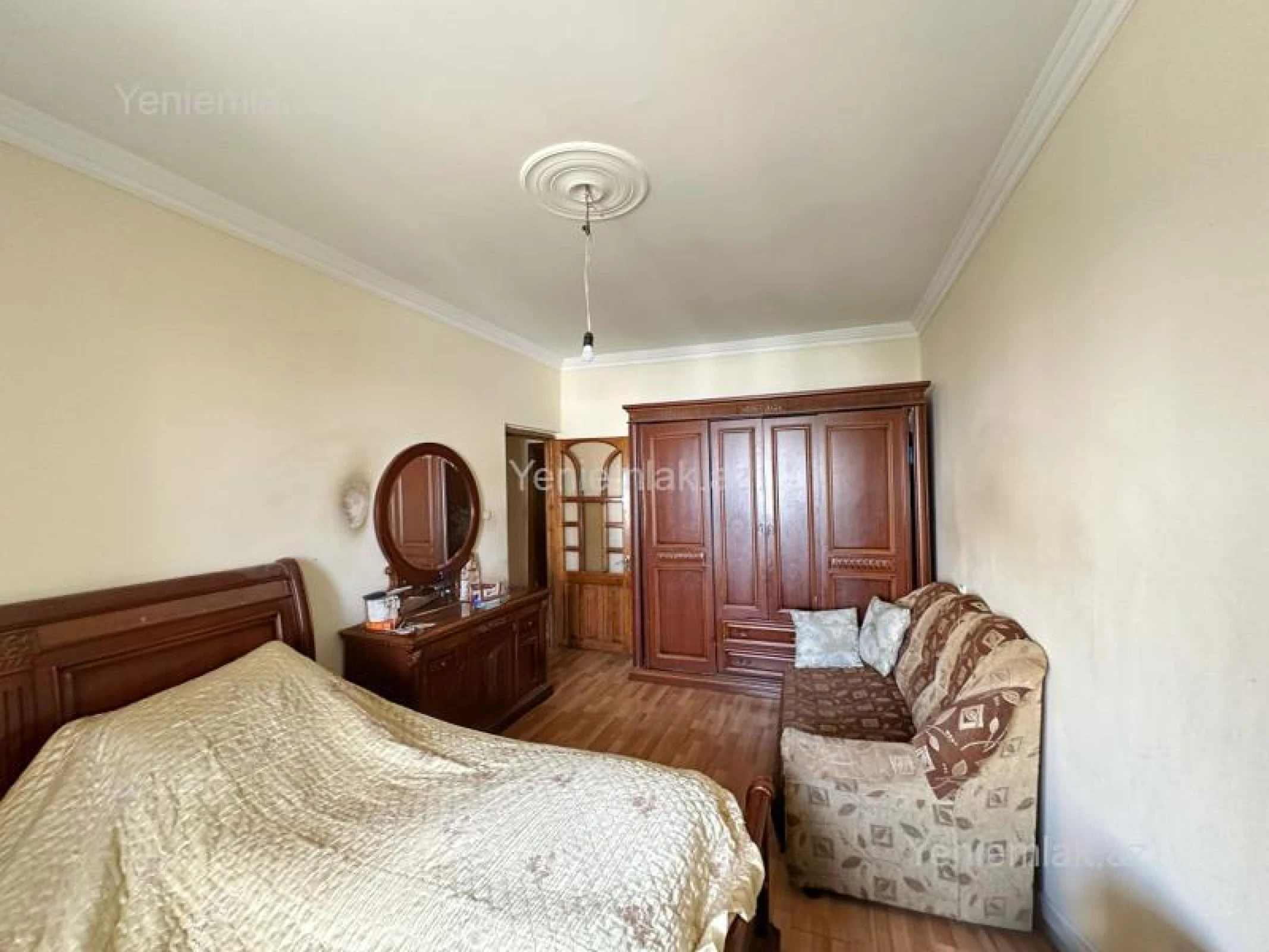 Satılır 4 otaqlı köhnə tikili 80 m²