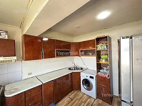 Satılır 4 otaqlı köhnə tikili 80 m²