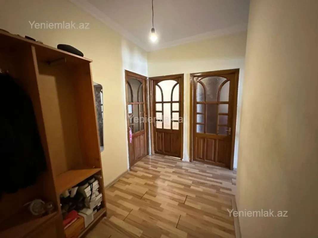 Satılır 4 otaqlı köhnə tikili 80 m²