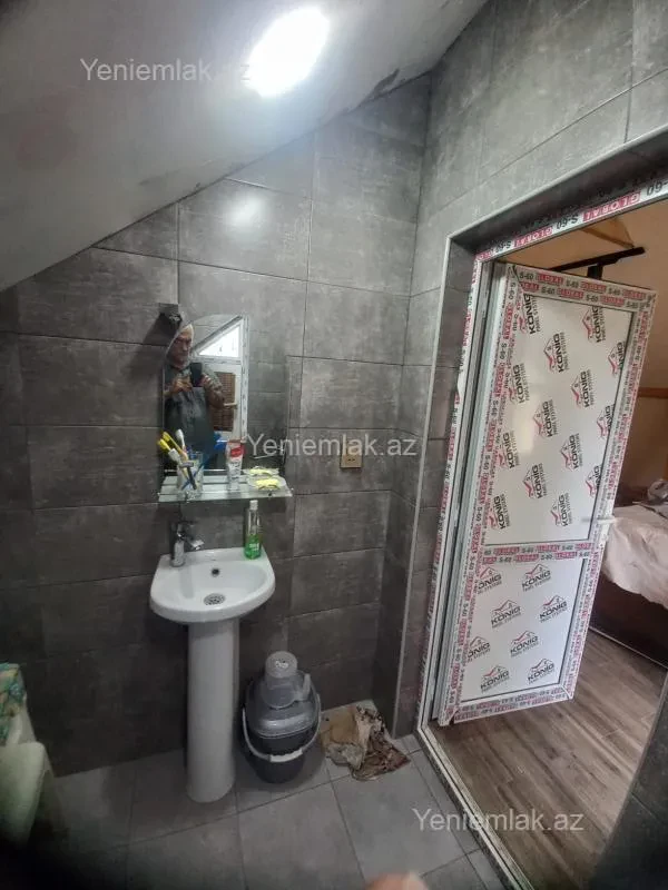 Satılır 4 otaqlı həyət evi 160 m²