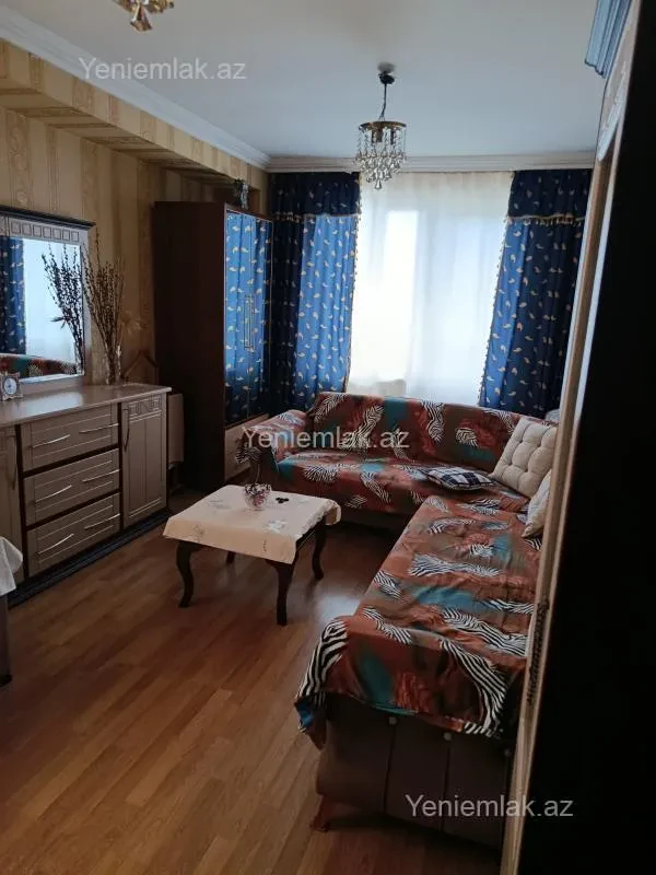 Satılır 1 otaqlı köhnə tikili 47 m²