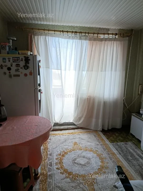Satılır 1 otaqlı köhnə tikili 47 m²