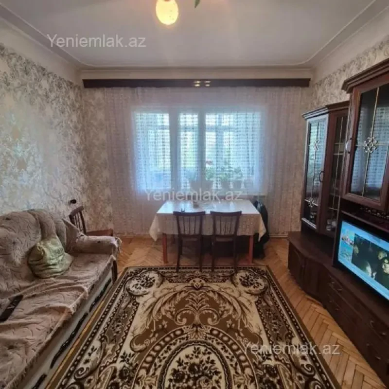 Satılır 3 otaqlı köhnə tikili 70 m²