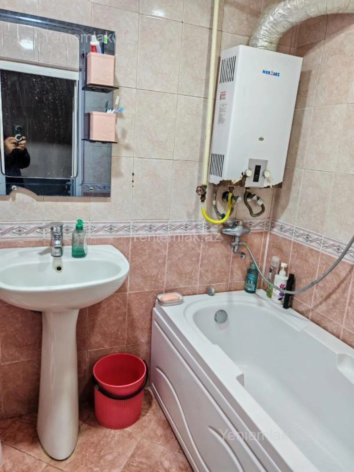 Satılır 3 otaqlı köhnə tikili 75 m²