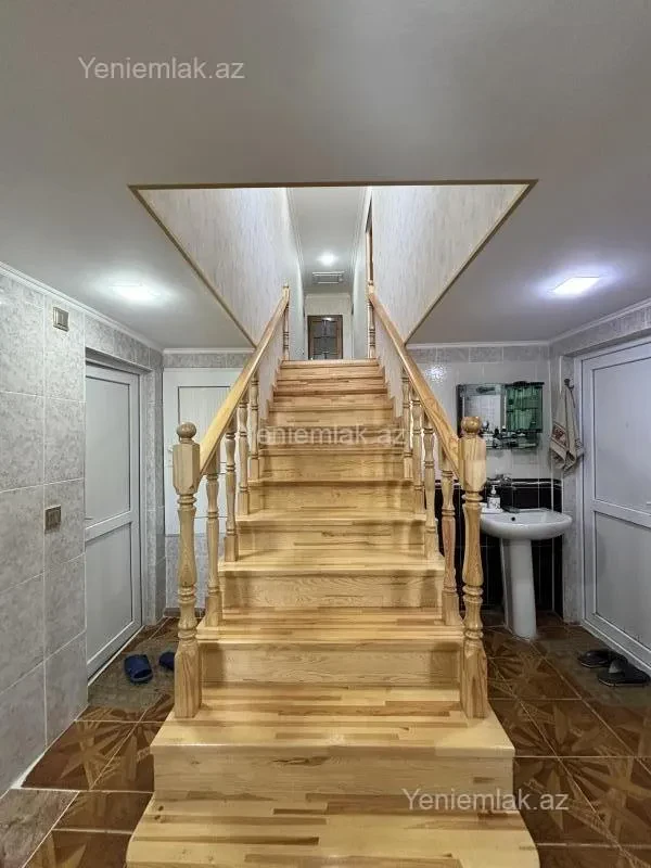 Satılır 6 otaqlı həyət evi 130 m²