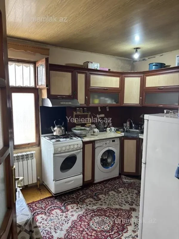 Satılır 6 otaqlı həyət evi 130 m²