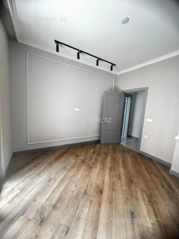 Satılır 2 otaqlı yeni tikili 60 m²