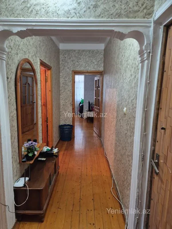 Satılır 2 otaqlı köhnə tikili 60 m²