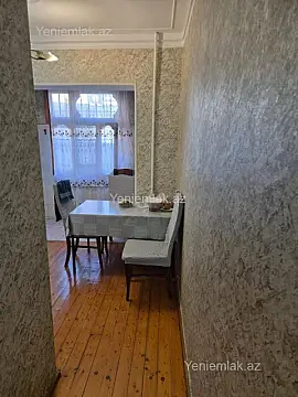Satılır 2 otaqlı köhnə tikili 60 m²