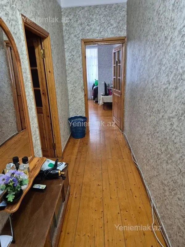 Satılır 2 otaqlı köhnə tikili 60 m²