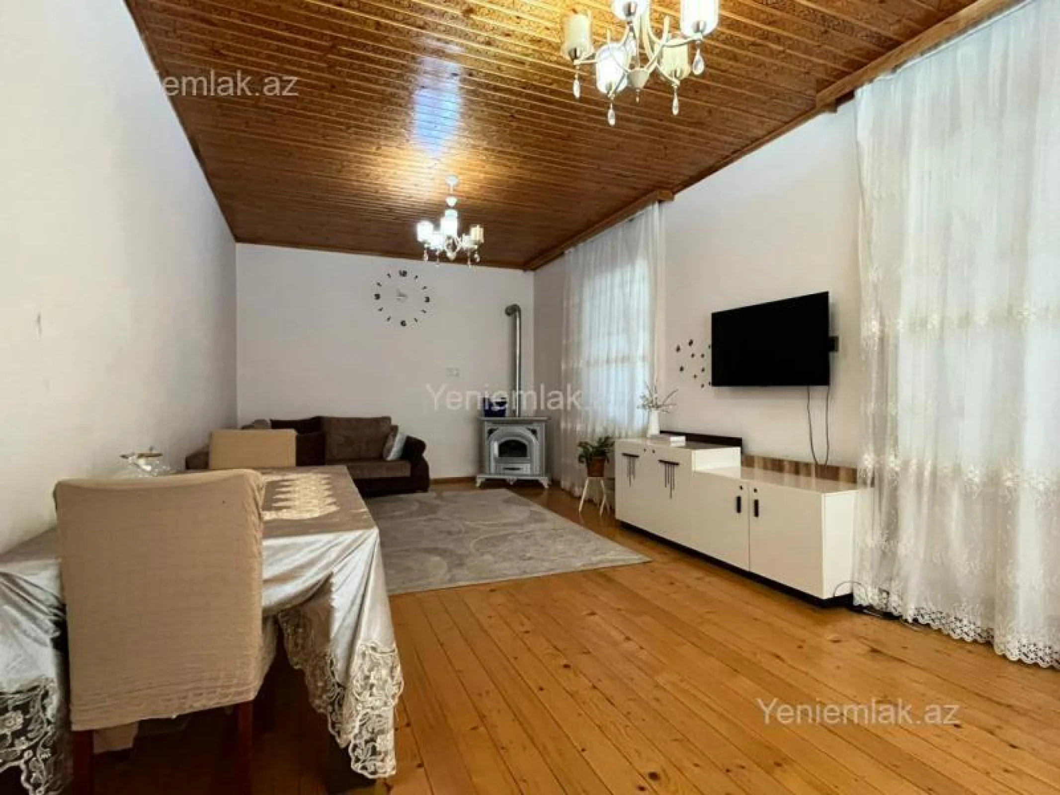 Satılır 8 otaqlı həyət evi 393 m²