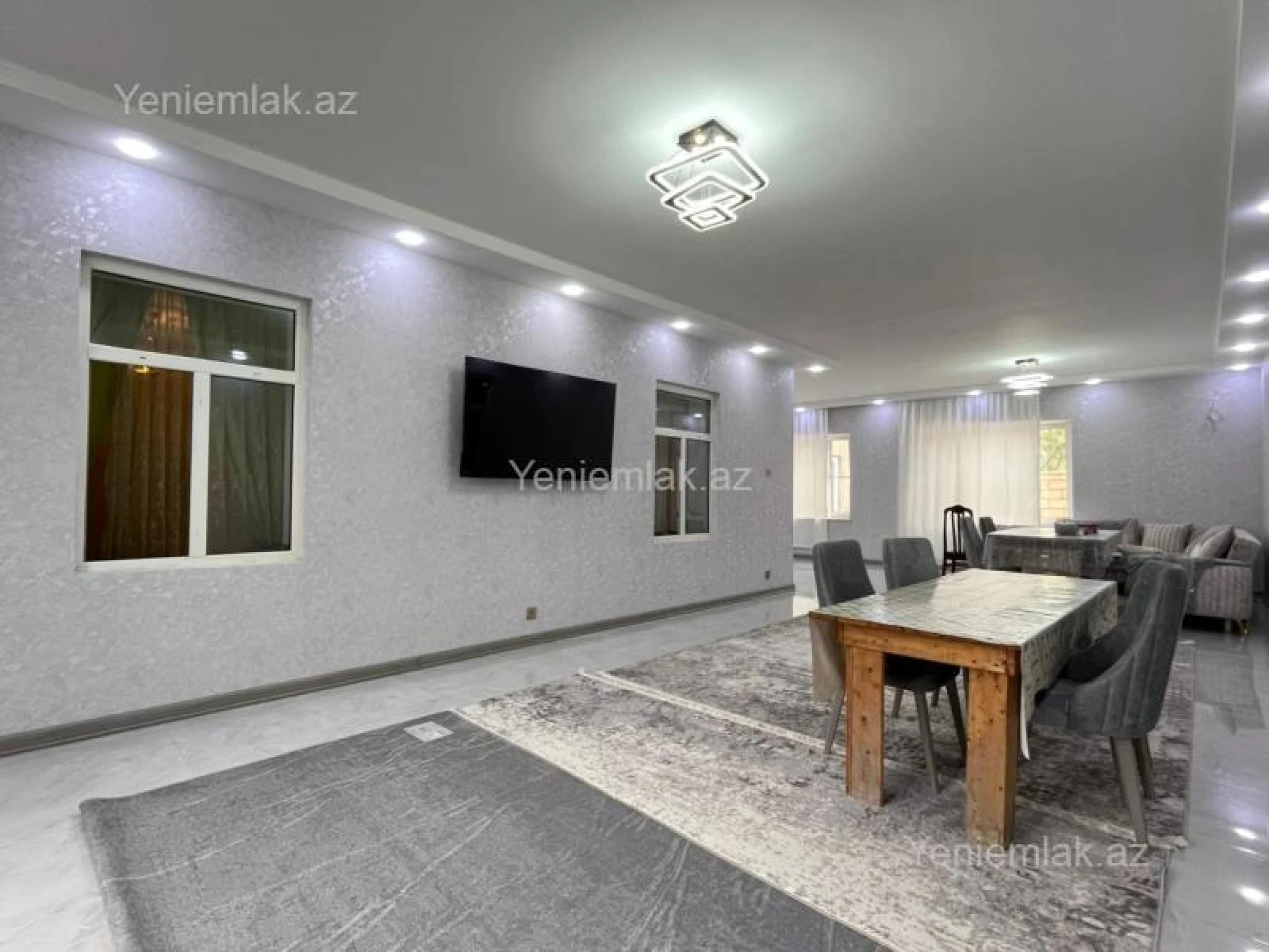 Satılır 8 otaqlı həyət evi 393 m²