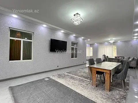 Satılır 8 otaqlı həyət evi 393 m²