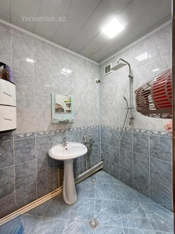 Satılır 2 otaqlı köhnə tikili 50 m²