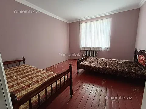 Satılır 2 otaqlı köhnə tikili 60 m²