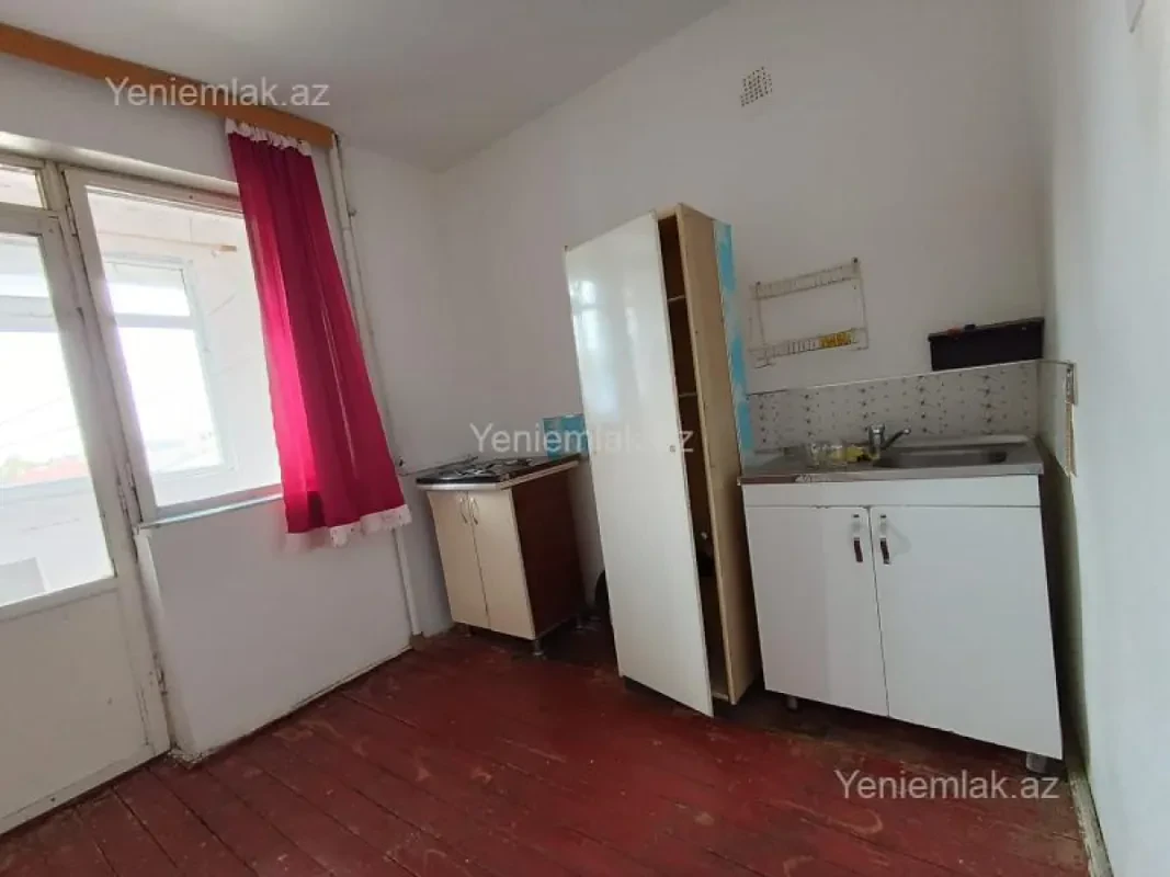 Satılır 2 otaqlı köhnə tikili 60 m²