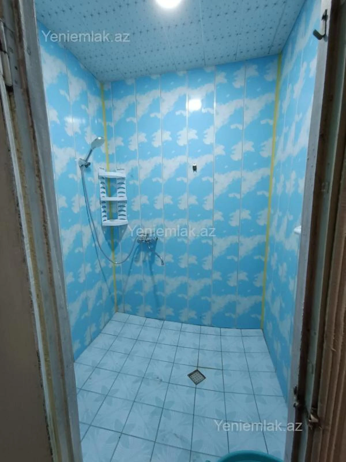 Satılır 2 otaqlı köhnə tikili 60 m²