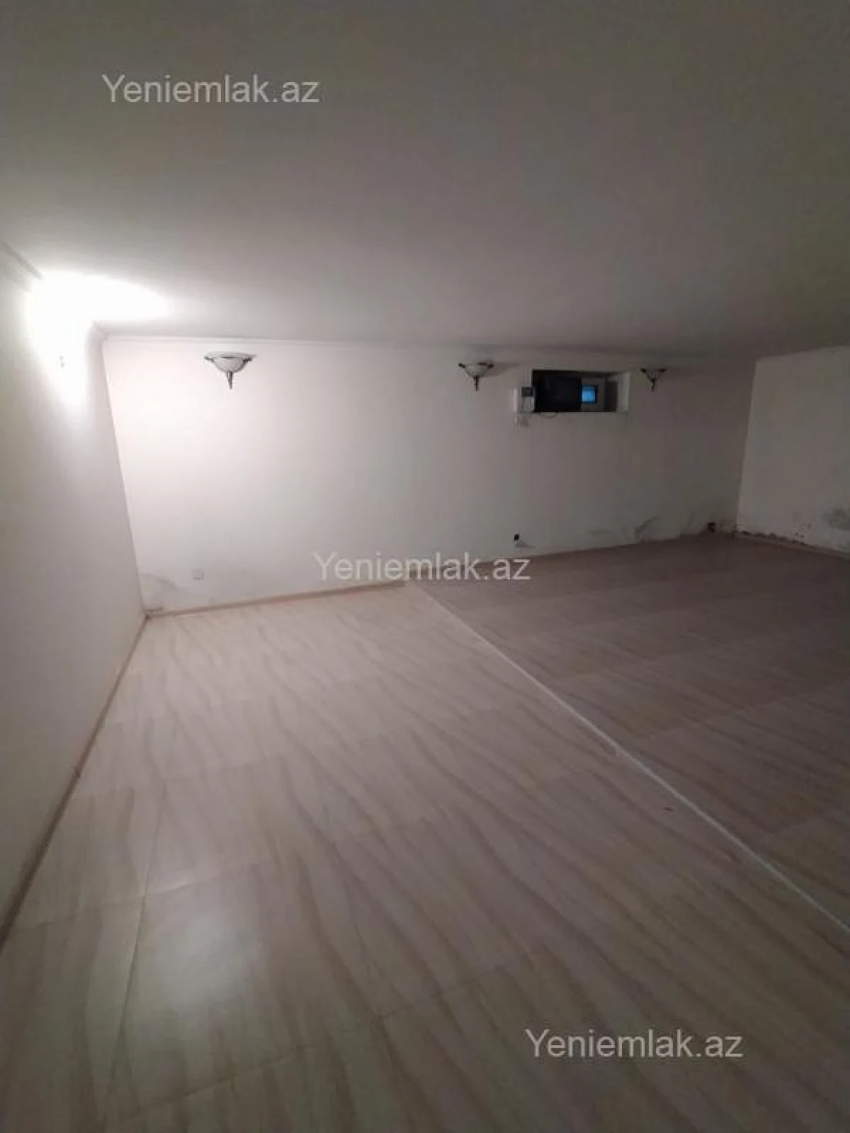 Satılır 8 otaqlı həyət evi 650 m²