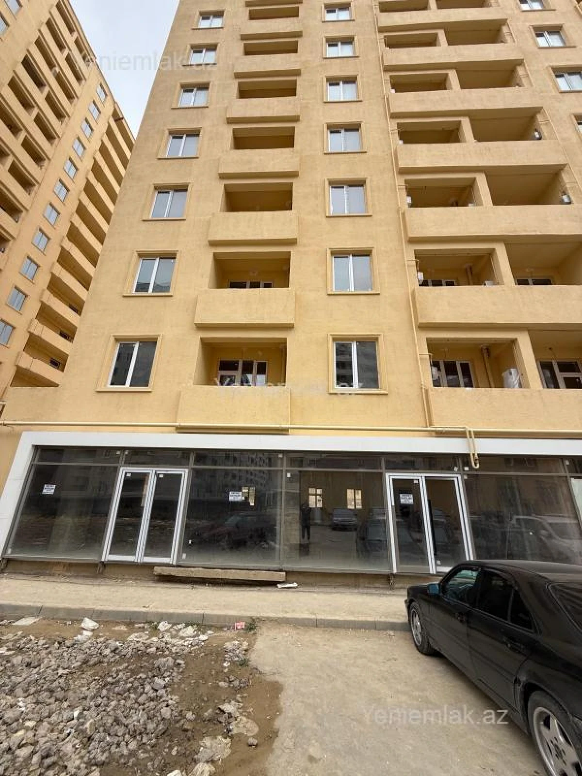 Satılır 16 otaqlı obyekt 330 m²
