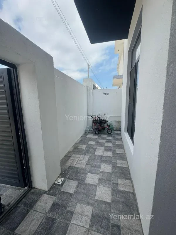 Satılır 6 otaqlı həyət evi 220 m²