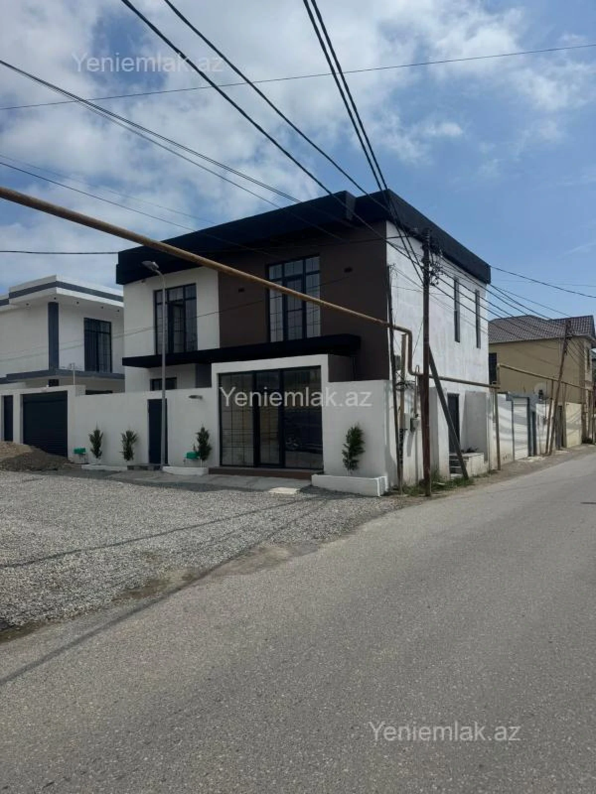 Satılır 6 otaqlı həyət evi 220 m²