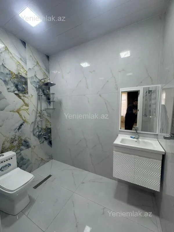 Satılır 6 otaqlı həyət evi 220 m²