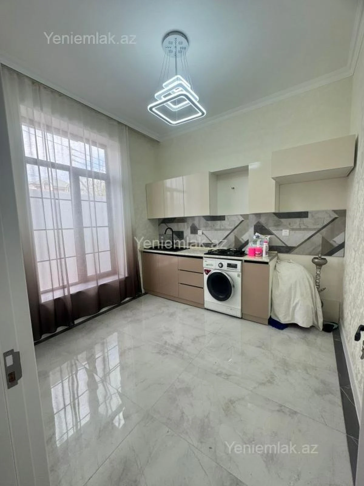Satılır 6 otaqlı həyət evi 220 m²