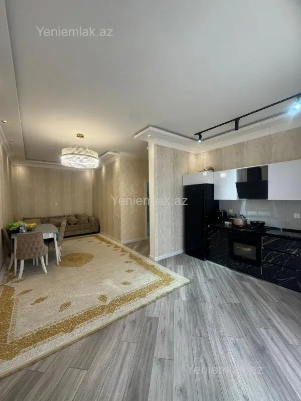 Satılır 6 otaqlı həyət evi 220 m²