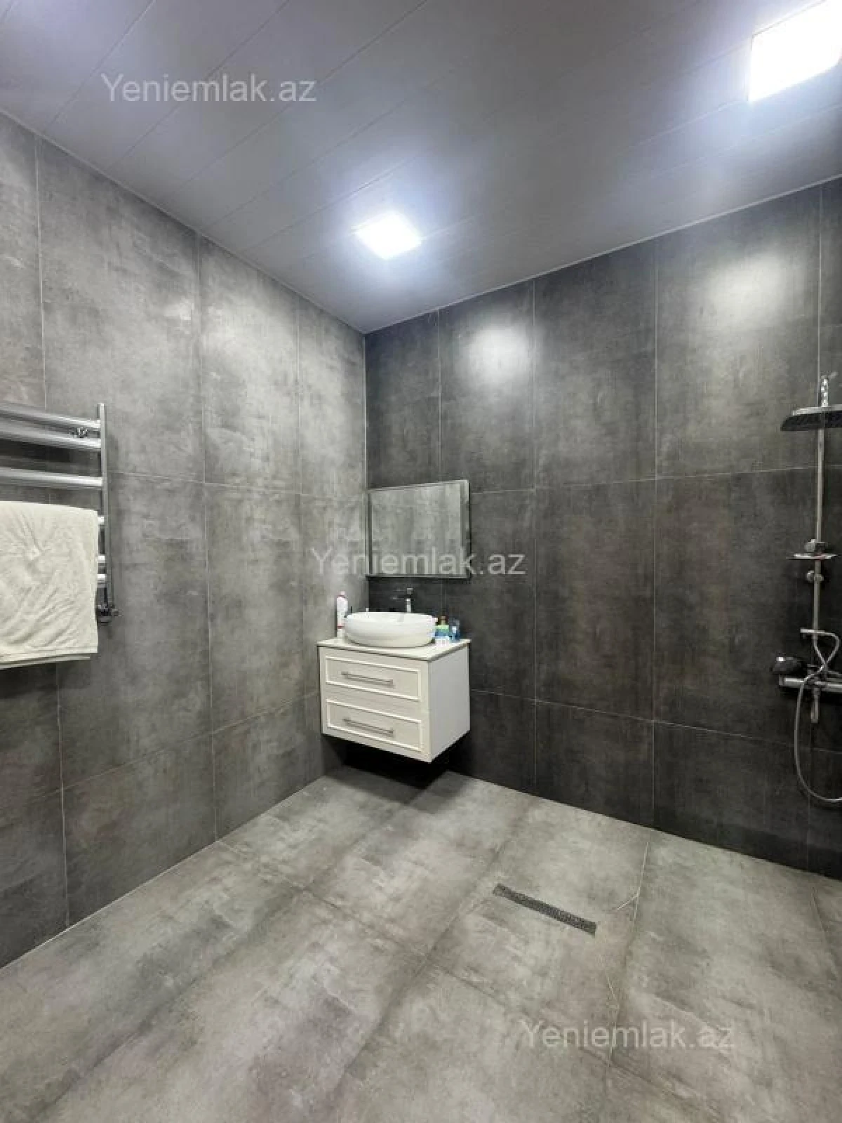 Satılır 6 otaqlı həyət evi 220 m²