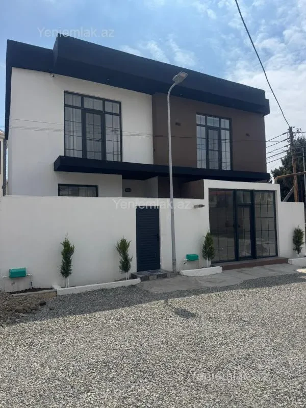 Satılır 6 otaqlı həyət evi 220 m²