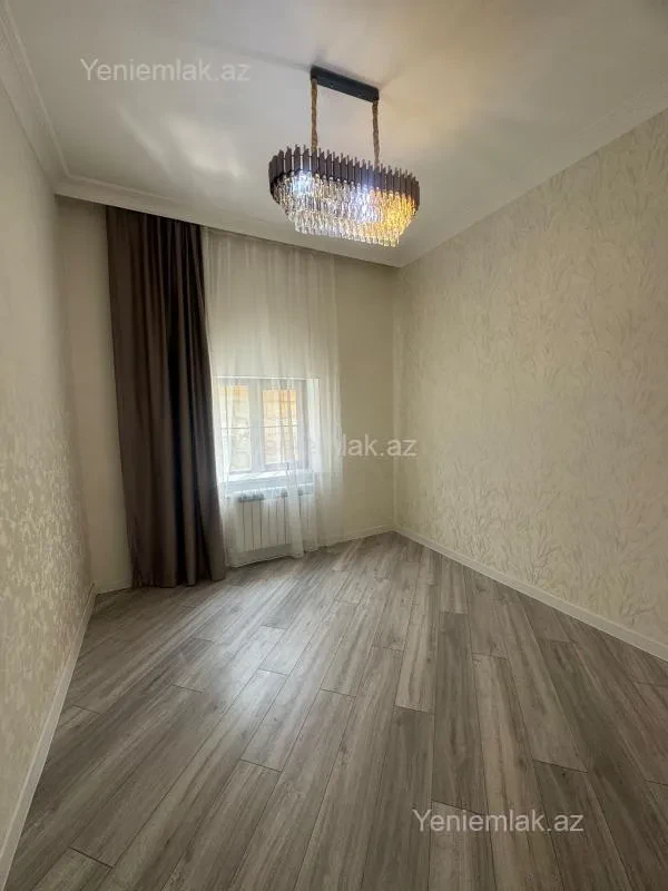 Satılır 6 otaqlı həyət evi 220 m²