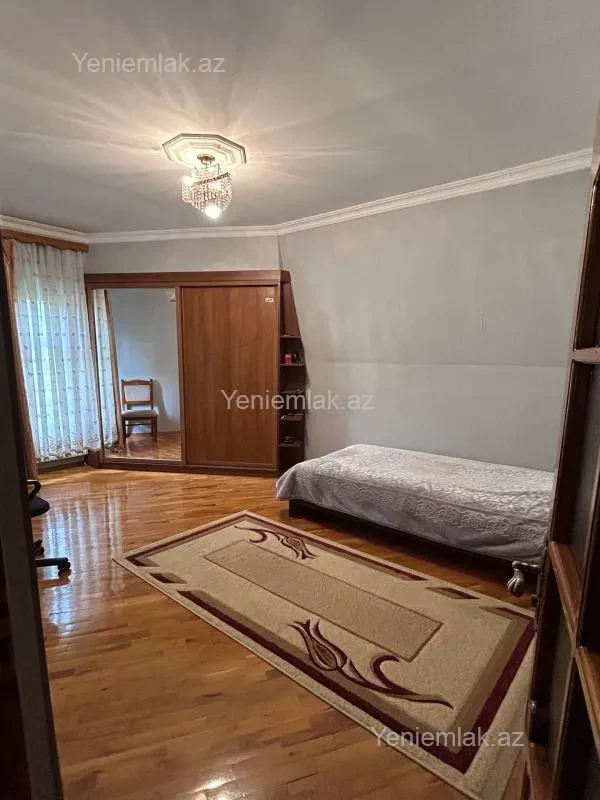 Satılır 4 otaqlı həyət evi 150 m²