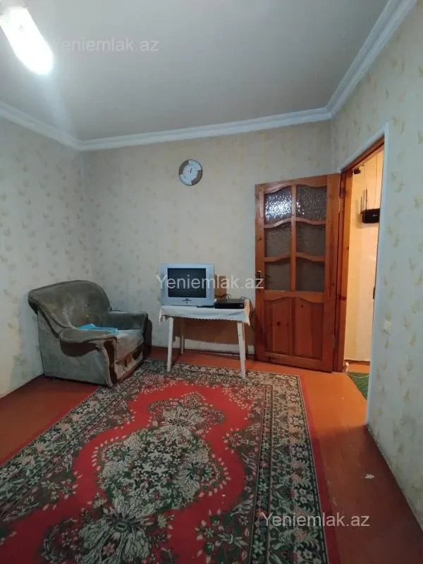 Satılır 1 otaqlı köhnə tikili 40 m²