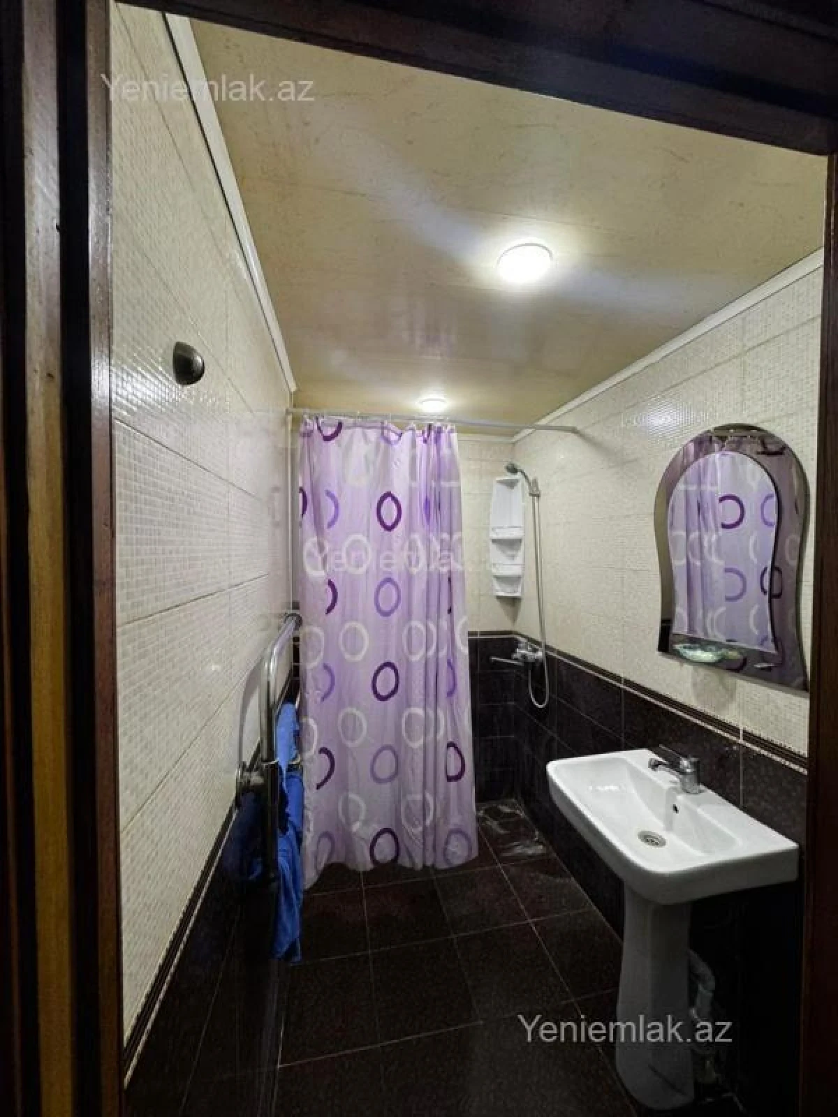 Satılır 2 otaqlı köhnə tikili 75 m²