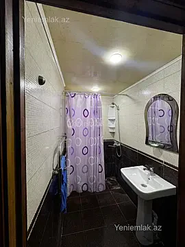 Satılır 2 otaqlı köhnə tikili 75 m²