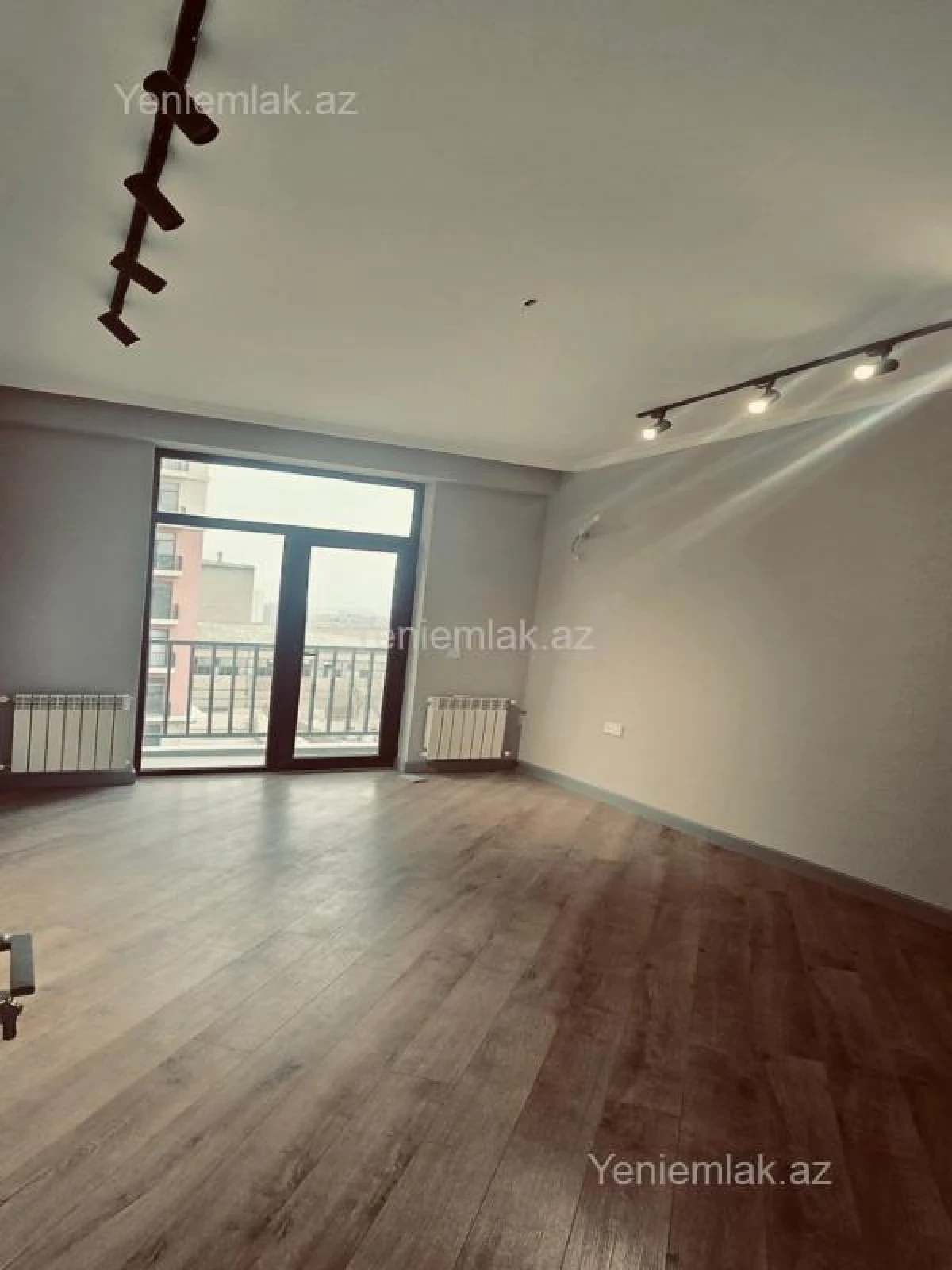 Satılır 3 otaqlı yeni tikili 105 m²