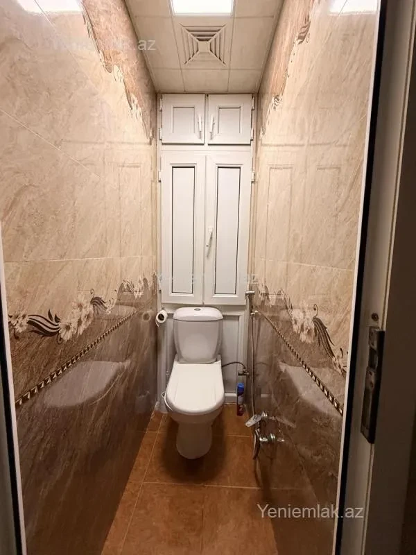 Satılır 2 otaqlı köhnə tikili 64 m²