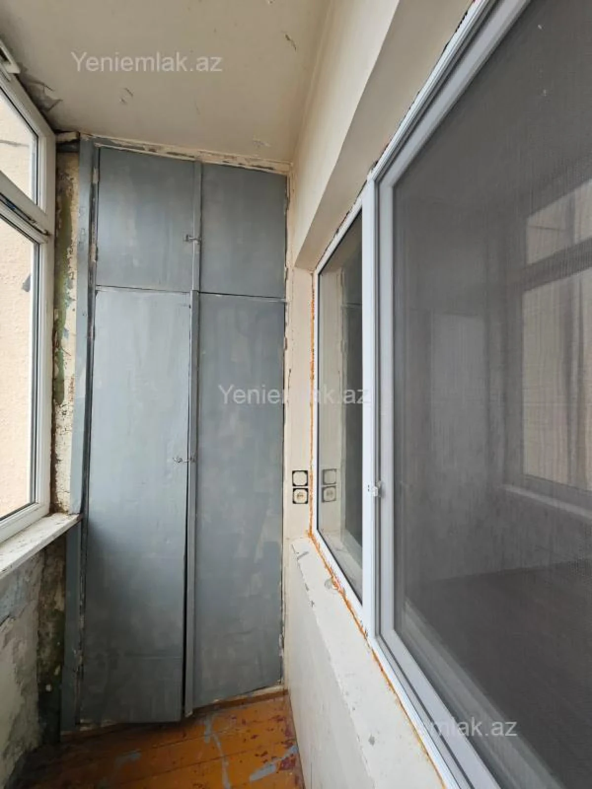 Satılır 2 otaqlı köhnə tikili 65 m²