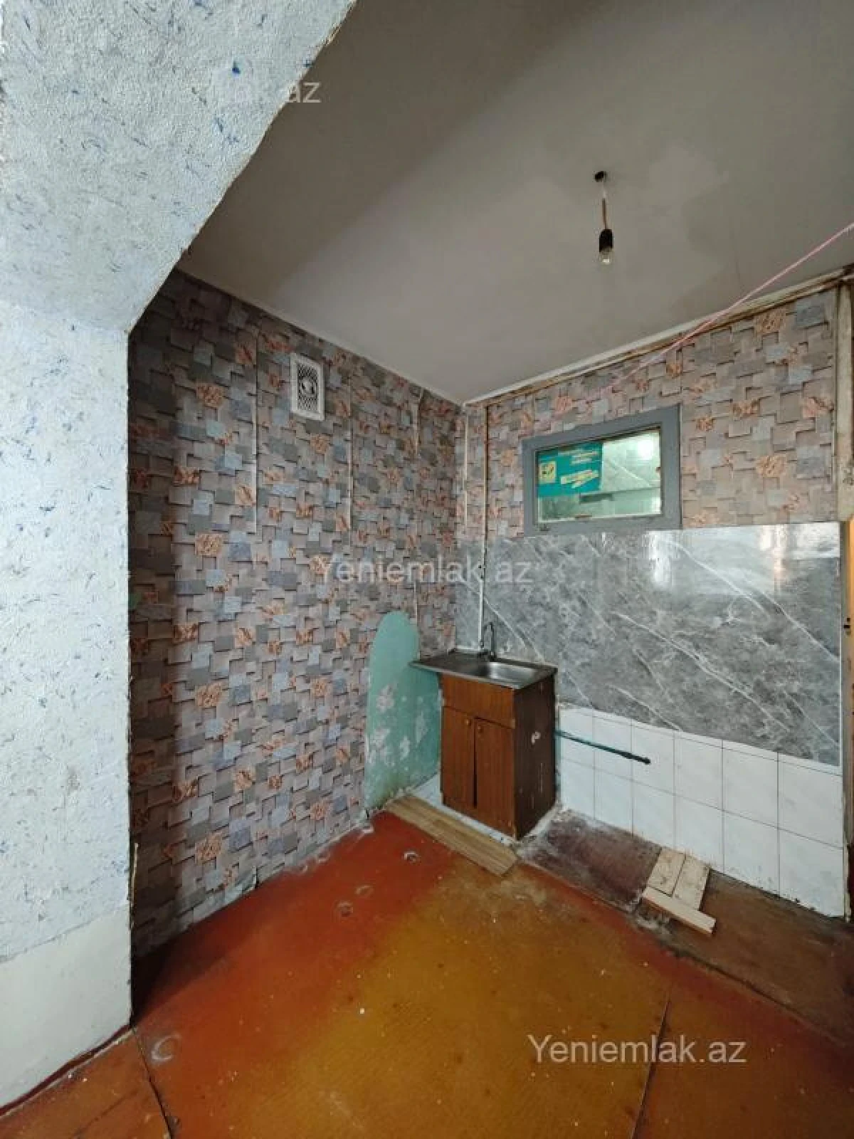 Satılır 2 otaqlı köhnə tikili 65 m²