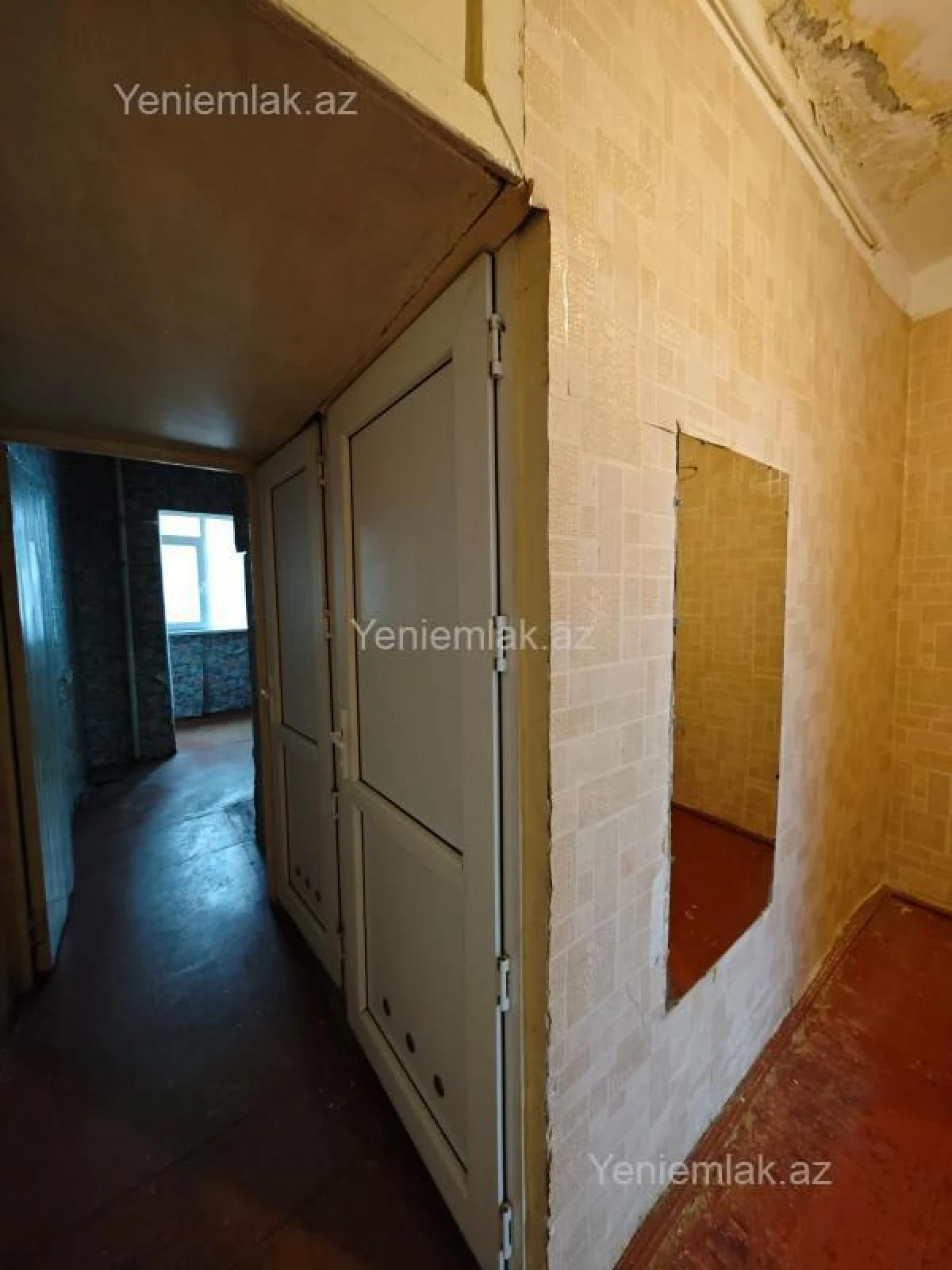 Satılır 2 otaqlı köhnə tikili 65 m²