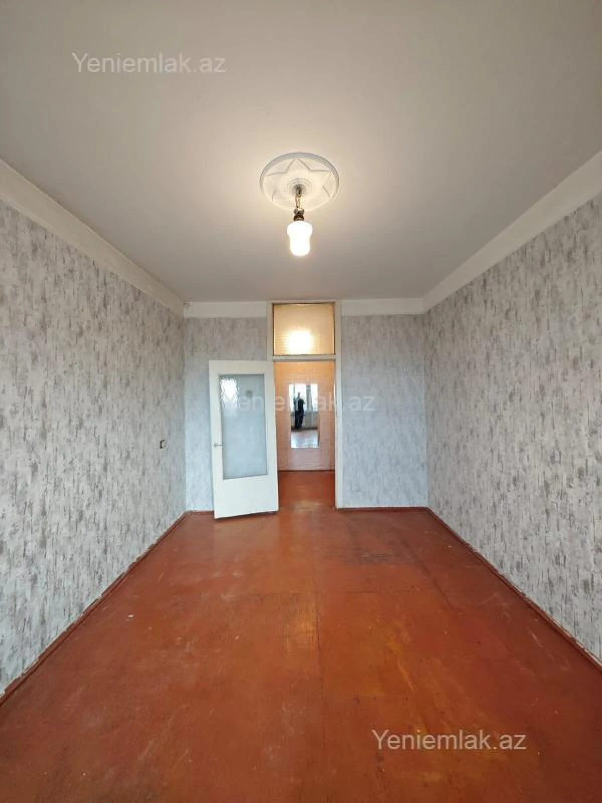 Satılır 2 otaqlı köhnə tikili 65 m²