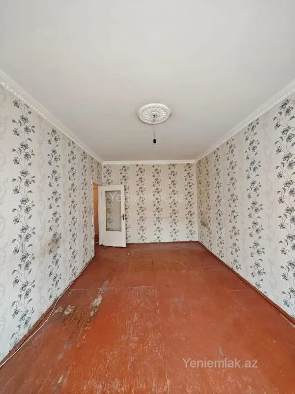 Satılır 2 otaqlı köhnə tikili 65 m²