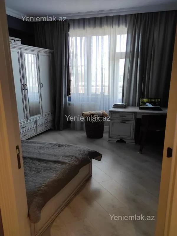 Satılır 3 otaqlı yeni tikili 85 m²
