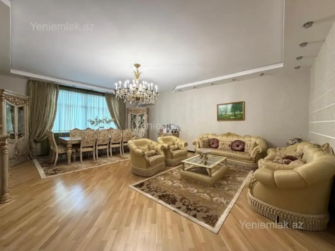 Satılır 4 otaqlı yeni tikili 210 m²