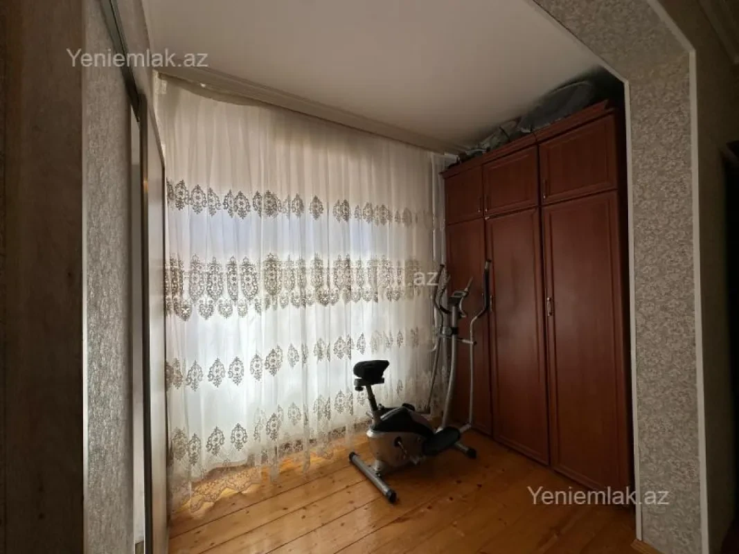 Satılır 3 otaqlı köhnə tikili 83 m²