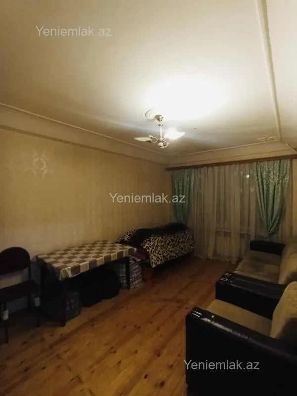 Satılır 1 otaqlı köhnə tikili 35 m²