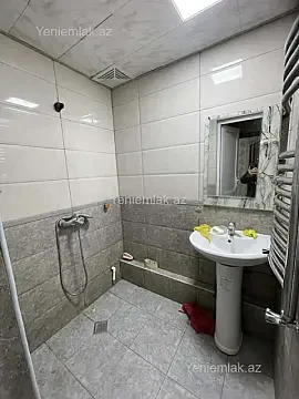 Satılır 3 otaqlı köhnə tikili 65 m² — Sumqayıt, 8-ci mikrorayon 3 otaq 65.00 m²
