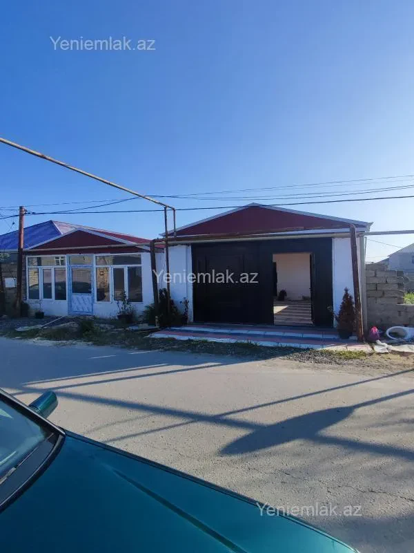 Satılır 4 otaqlı həyət evi 100 m²